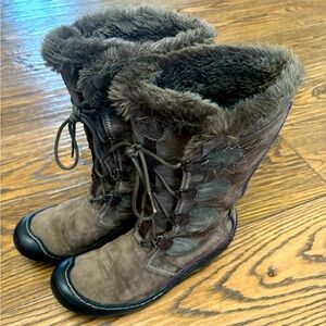 Clark’s Privo waterproof Eskimo boots. 8.5